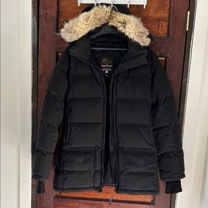 Canada Goose women’s size M original Made in Canada GREAT condition